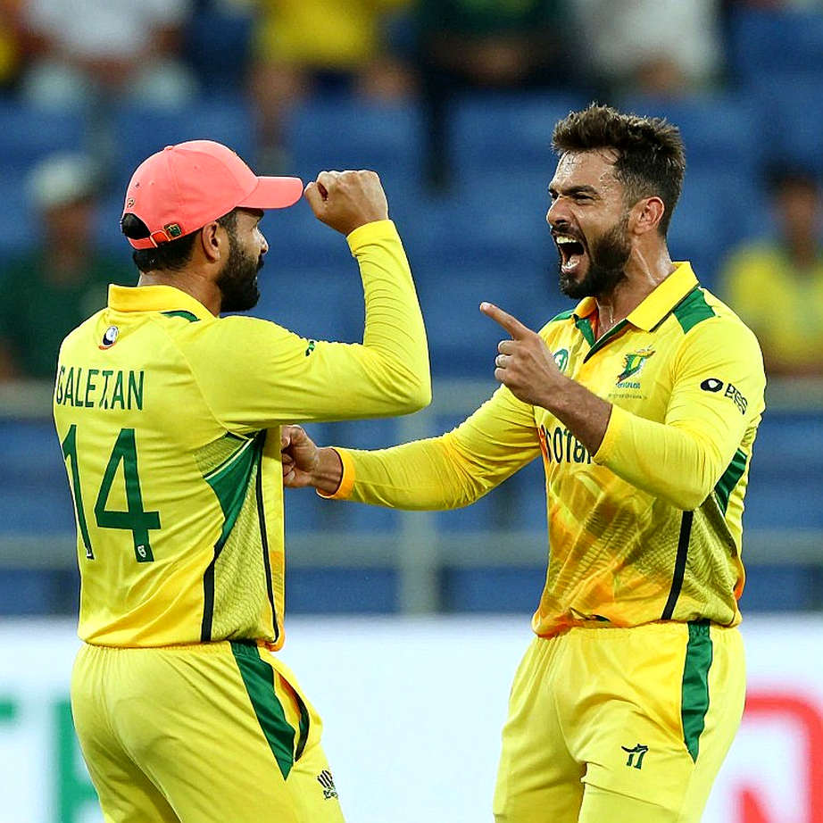 ডট বলের মায়া: যে ওভারগুলো কারও মনে থাকে না, সেগুলোই ফাইনাল জেতায়
